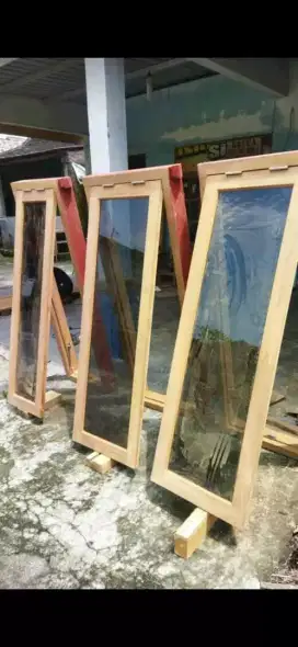 Kusen dan daun jendela kayu jati