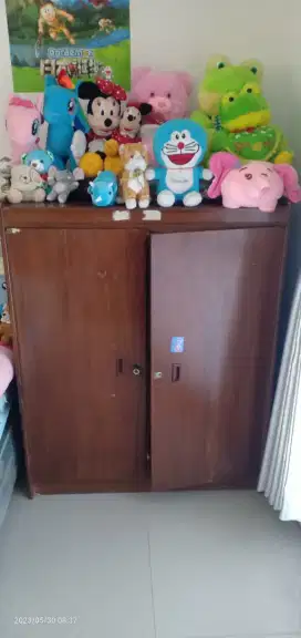 LEMARI BAJU ANTIK KAYU JATI