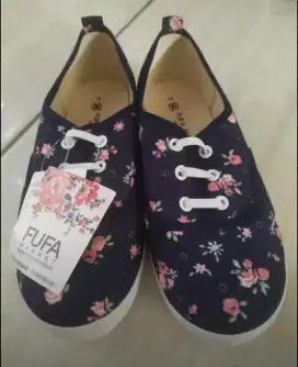 Sepatu canvas import
