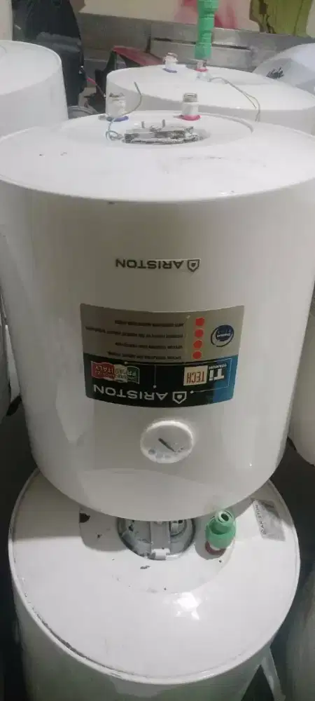 Water heater ariston