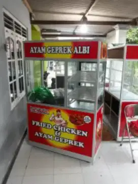 Gerobak kuliner bakso bakar bakso tusuk tahu walik sempol etalase ayam