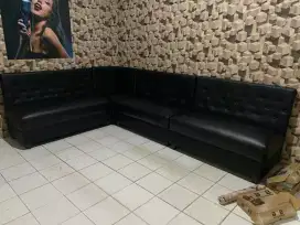 silahkan spesialis sofa untuk room karoke,cafe dll