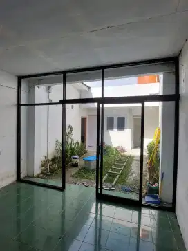 Pintu kaca partisi kantor ruko salon klinik