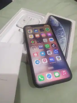 Iphone XR 64gb fullset. all operator atau TT iphone 11