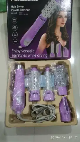 Panasonic hair styler tipe EH KA42 bisa jadi hair dryer