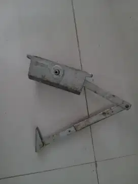 Dekson door closer
