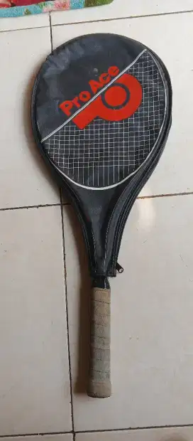 Raket tenis lapangan proace
