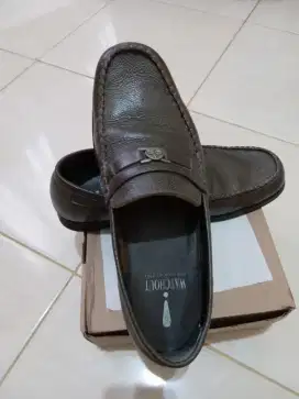 Jual Sepatu Kulit Bekas