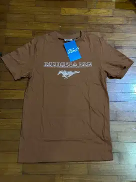 Kaos merk Cotton On x Ford Mustang. Original. Size XS. Baru dan BerTag