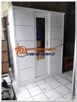 LEMARI PAKAIN MODEL SLIDE BAHAN KAYU TIBLOK PATEN PINTU 3 DAN 2 MINIMA