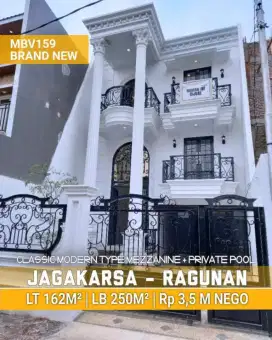RUMAH MEWAH  MODEREN CLASIC 3 LANTAI di JAGAKARSA