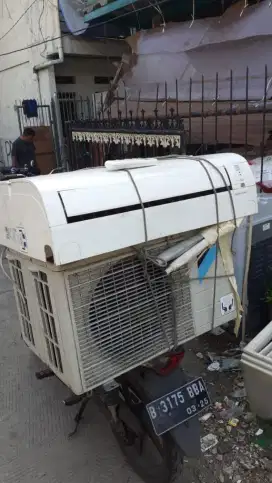 Di cari AC bekas/rusak sebanyak2 nya