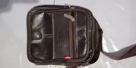 Tas gantung levis