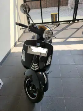 Vespa gts 150 2022 black hitam low km