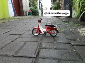 Miniatur Motor Honda C70 Pitung antik