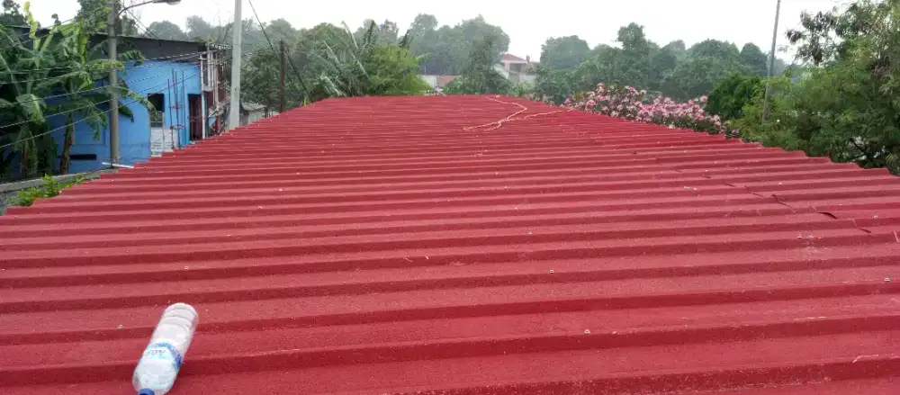 Pemasangan kanopi rumah rangka baja ringan atap spandek pasir