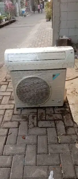 Ac daikin 1,5pk thailand+ pasang
