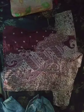 Kemeja batik lengan pendek