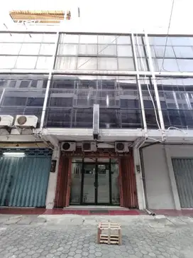 nego sampai deal??sewa ruko 4 lantai siap pakai RMI ngagel pusat kota