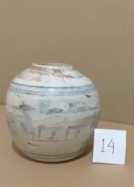 Guci kuno kondisi bagus