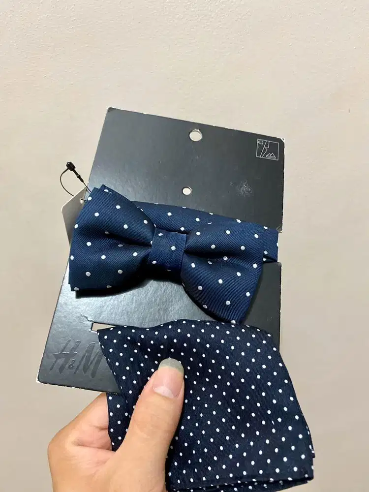 Dasi kupu kupu H&M original