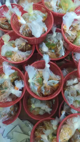 Nasi box keranjang