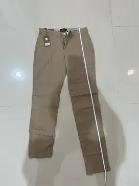 Celana panjang chinos WOOD