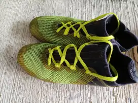 Sepatu futsal kondisi masih ok sesuai foto no edit no 40