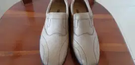 Sepatu Kerja Yongki Komaladi