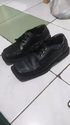 sepatu HITPERO ITALY NO 41 kulit asli