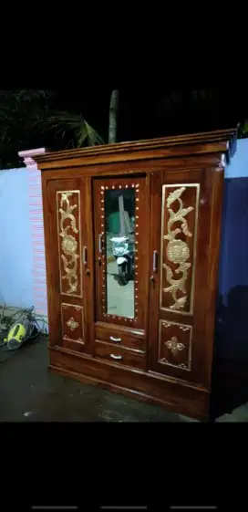 Almari pakaian kayu jati 3pintu