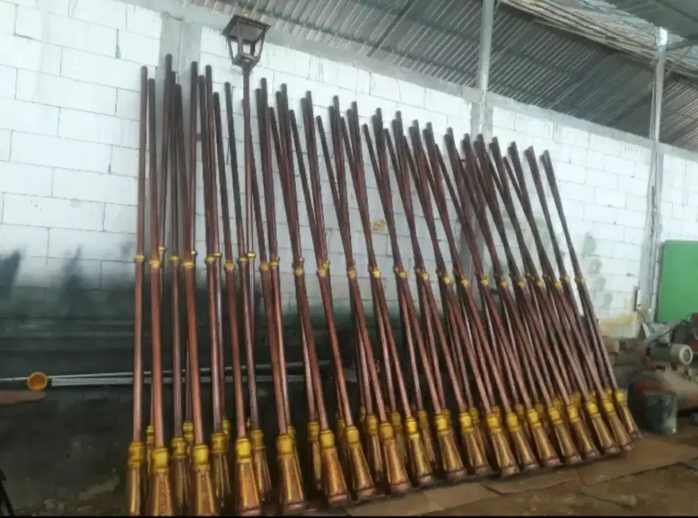 Aneka Tiang Lampu Taman