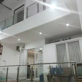 Dijual rumah mewah siap huni di cluster New Regina Metland Menteng