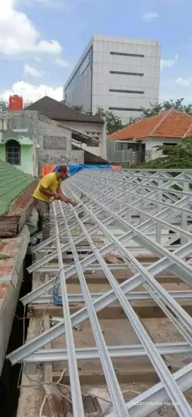 Tukang ahli bocoran, renovasi, kolam koi, plafond,atap,granit,hpl