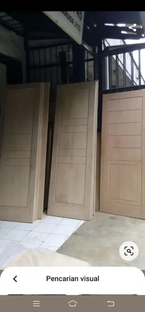 Pintu kayu dan jendela kayu