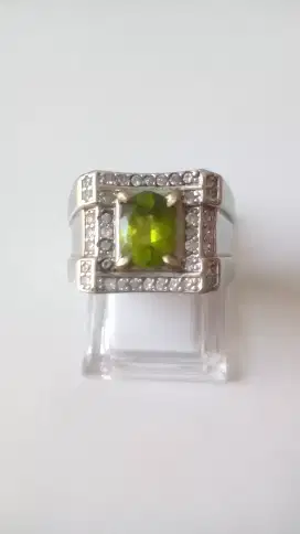 Batu green Peridot ada memo