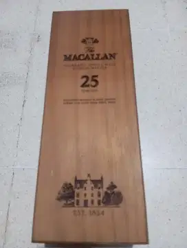 Kotak kayu macallan 25