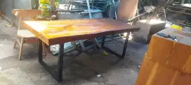 Meja makan kayu suar 200x100x75