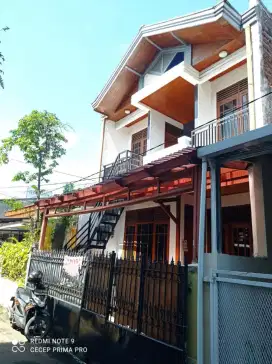 Dijual Rumah di Antapani bisa di jadikan usaha kost2an dekat griya