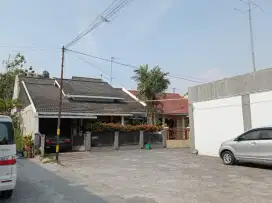 Di jual  BU rumah 2 lantai yogyakarta strategis 10menit dr tugu