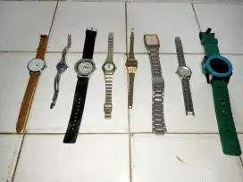 Jam tangan jadul mati (kondisi mati )