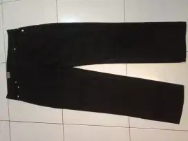Dijual celana levies