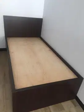 Tempat tidur HPL furniture istimewa