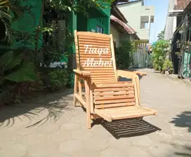 Kursi malas kayu jati
