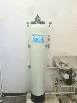 Proses filter air untuk mengatasi air kotor.