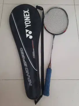 Raket Yonex Nanospeed 8000