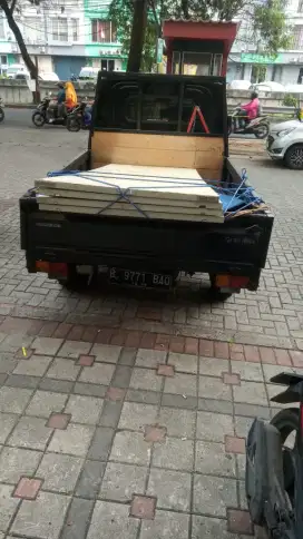 Jasa angkutan pindahan / mobil angkutan barang / mobil pindahan rumah