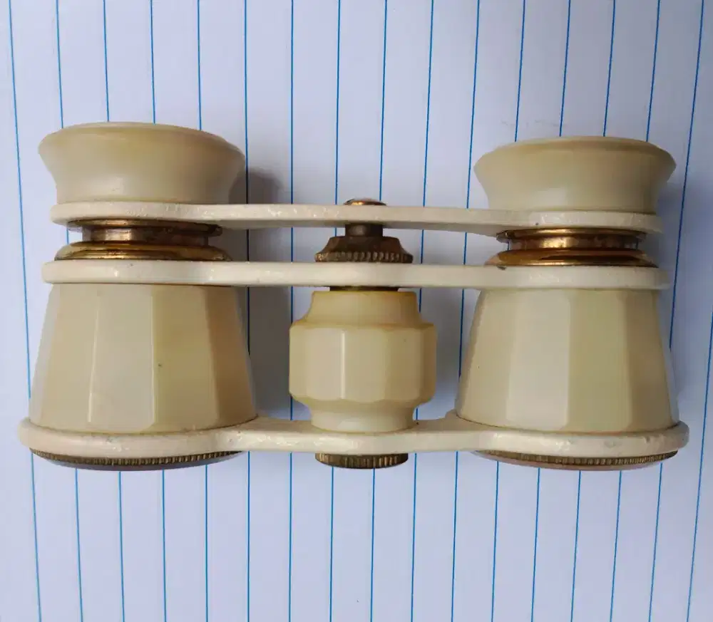 Vintage Keker Opera Kecil