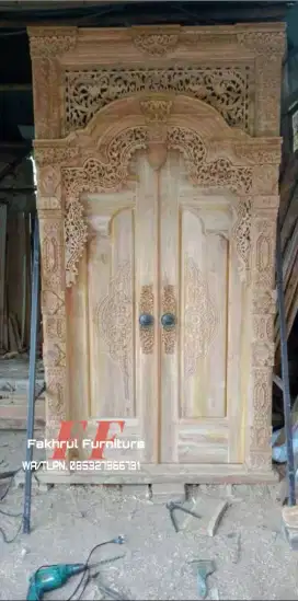 Pintu gebyok ukir