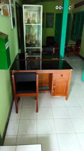 Meja kursi sekolah